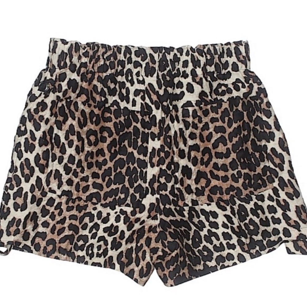 Super cute ganni leopard shorts